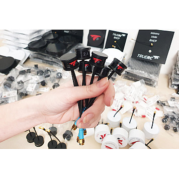 Антенна 2.4ГГц TrueRC Singularity 2.4 V2 (SIDE SMA)-1