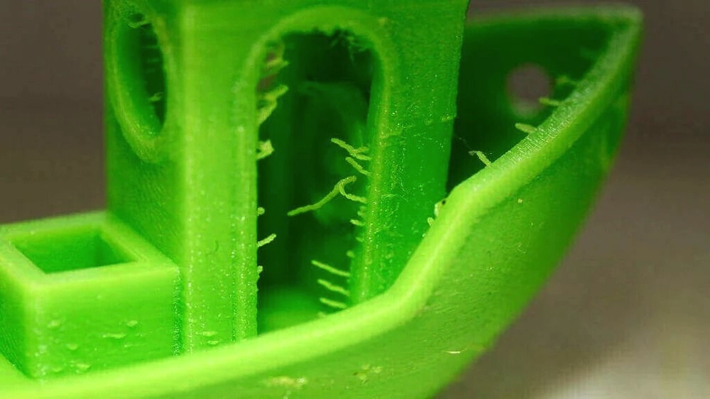 Особенно характерно для PETG и TPU.