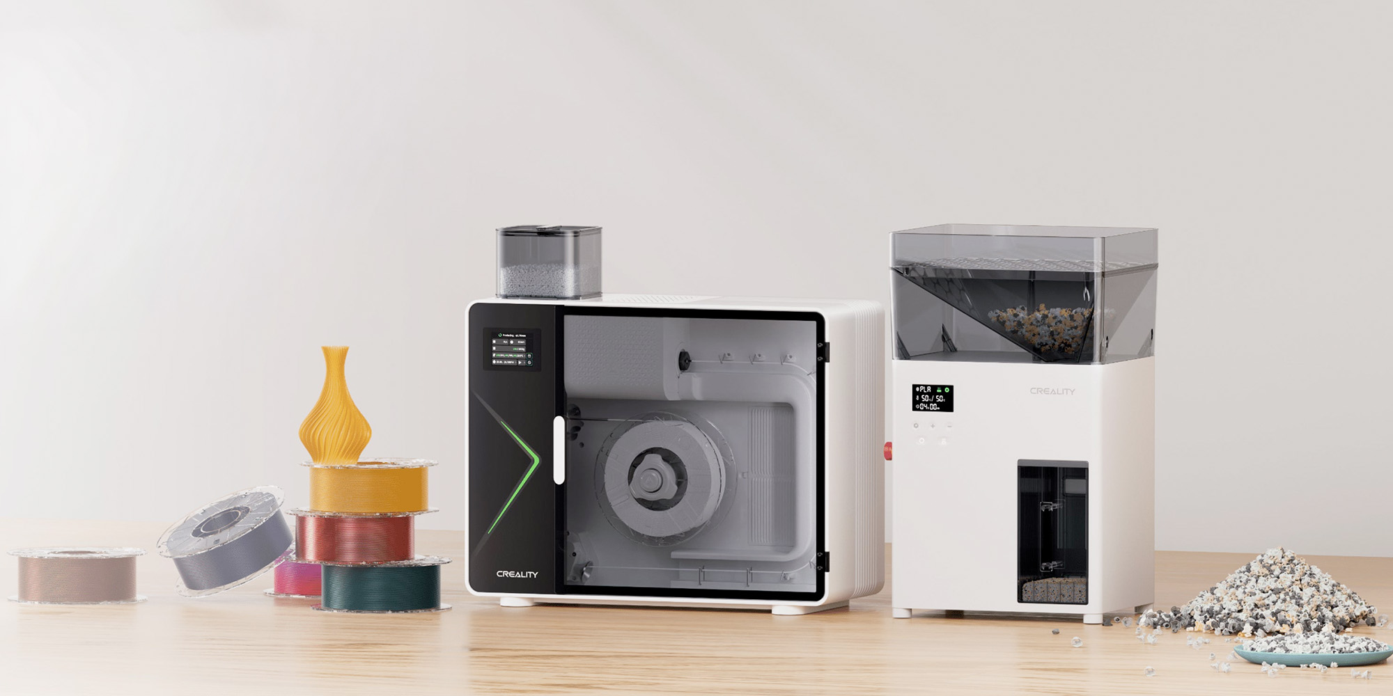 Комплект Creality Filament Maker M1 та Shredder R1 – это готовая настольная мини-фабрика полного цикла, которая знаменует новую эру в управлении расходными материалами для 3D печати.